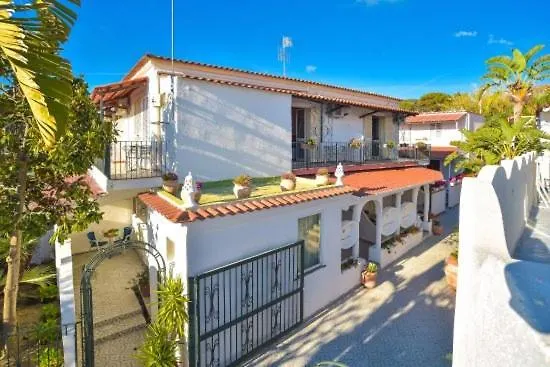 Ξενοδοχείο Junior Forio 3*