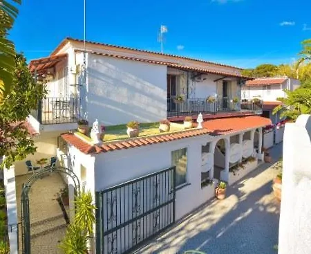 호텔 Junior Forio 3*